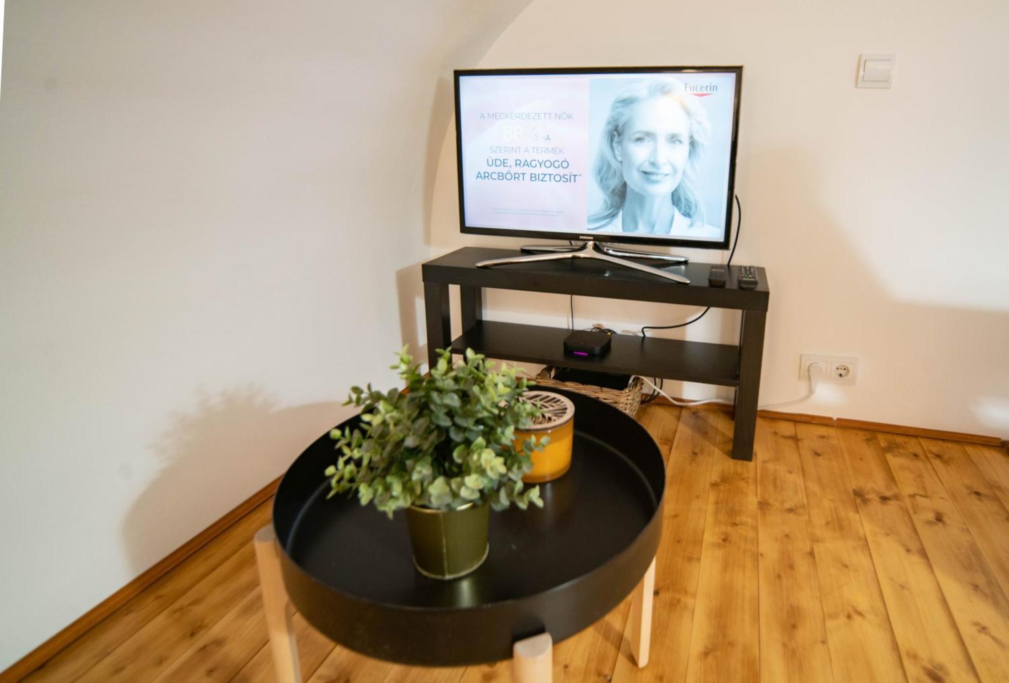 Szentkiralyi38 - Central, Ac, 4 People Apartment