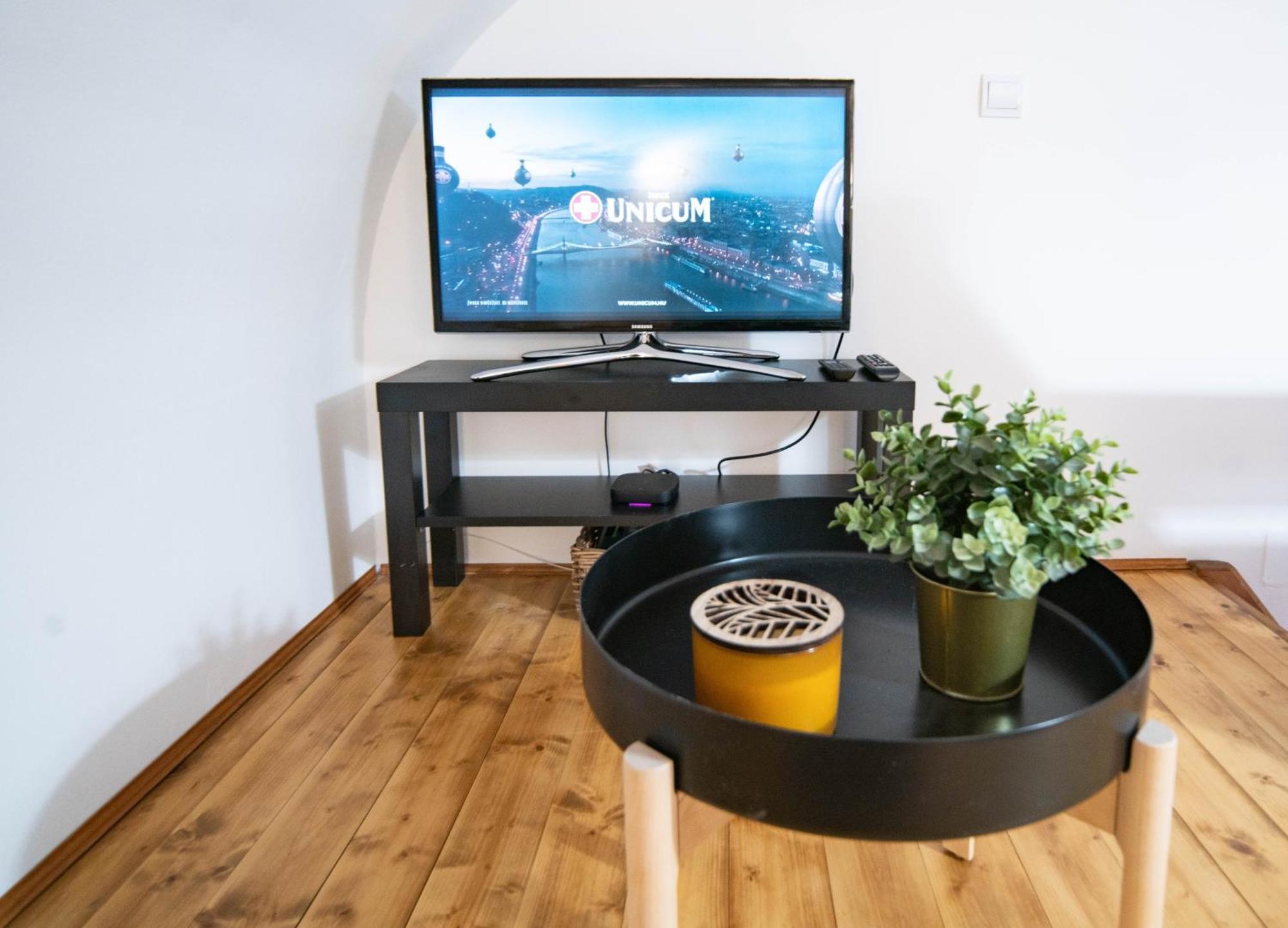 Szentkiralyi38 - Central, Ac, 4 People *